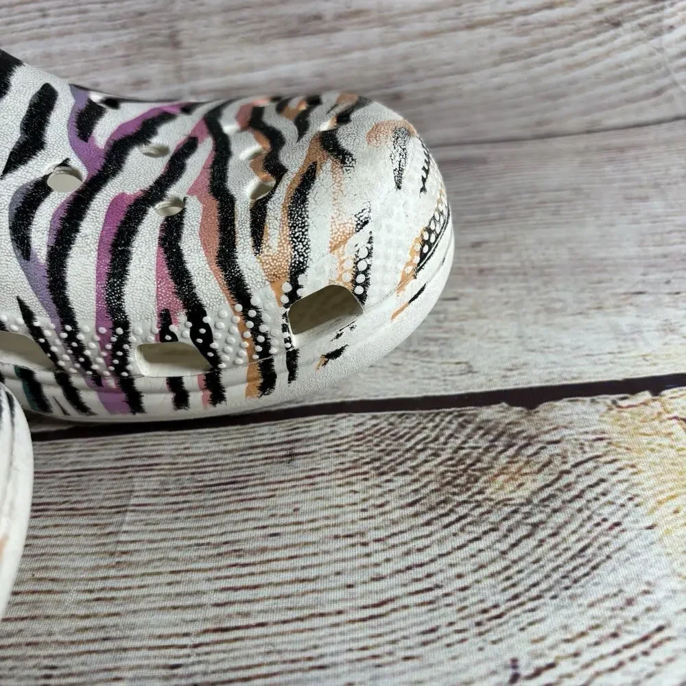 Crocs Classic Kids Size J2 Animal Zebra Glitter Clogs